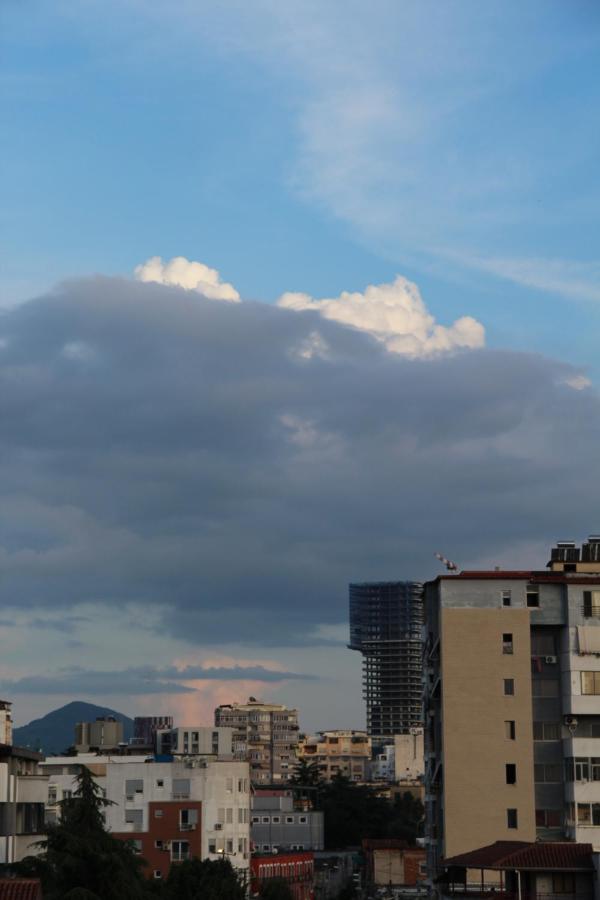 Cozy Big Apartment With Balcony Τίρανα Εξωτερικό φωτογραφία