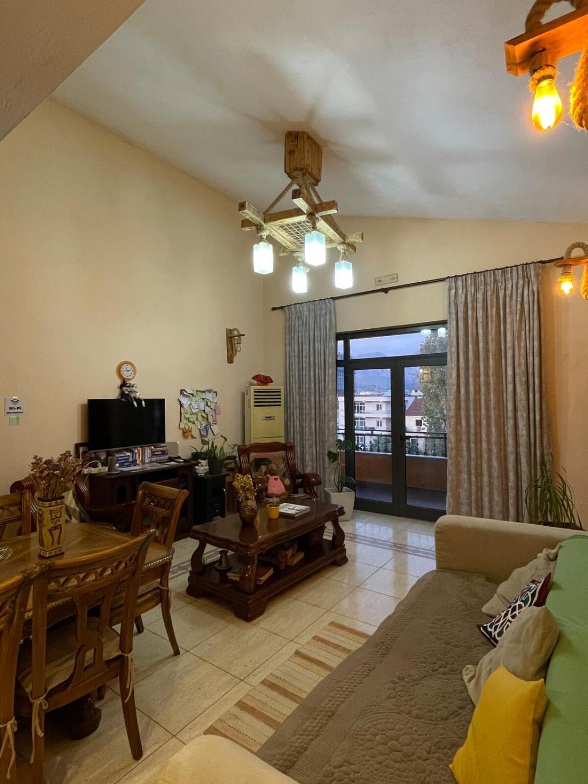 Cozy Big Apartment With Balcony Τίρανα Εξωτερικό φωτογραφία